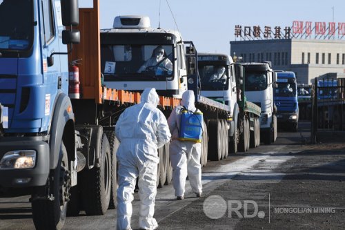 Замын-Үүд болон Эрээн боомтын хилийн бүсэд ажиллах 100 жолооч нарыг сонгон тусгаарлажээ